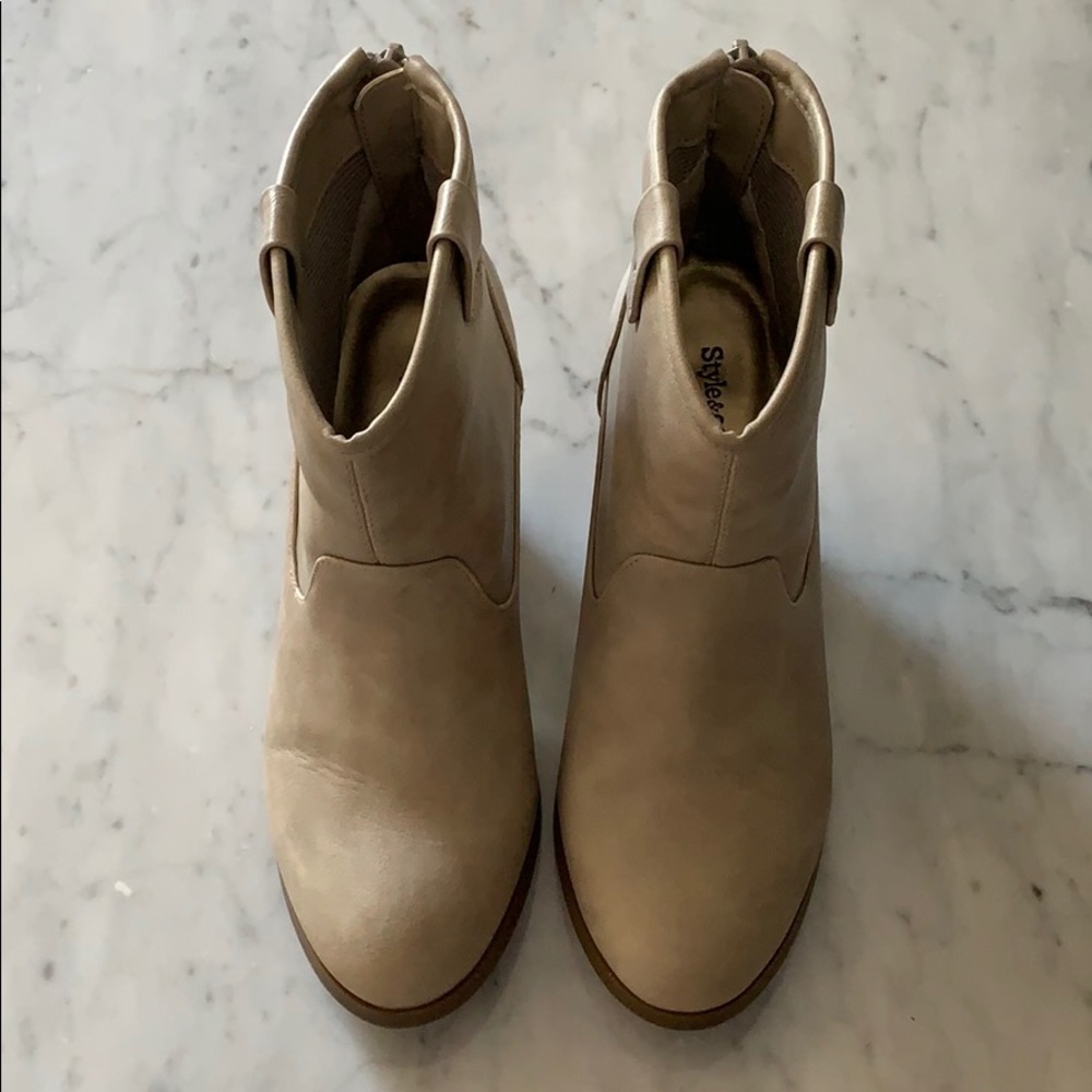 Style&Co Cream leather booties